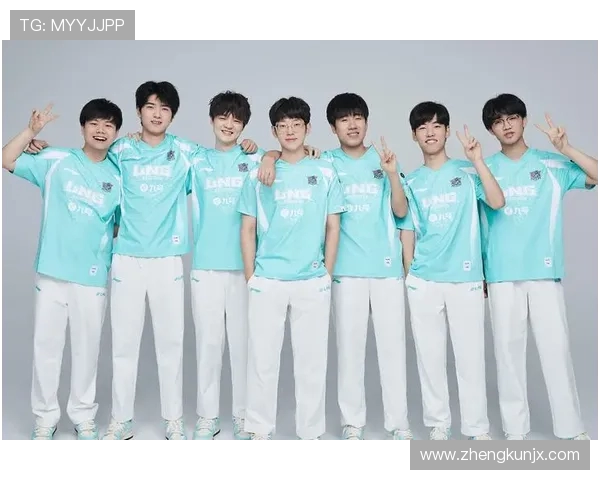 赛后分析:LNG与FPX对决中个人能力的深度剖析与比较