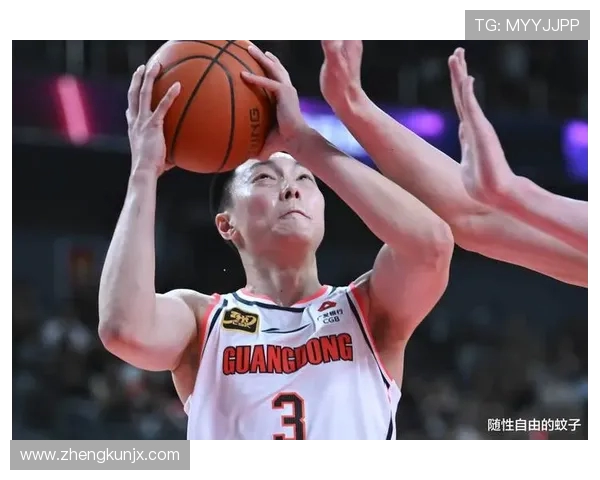 胡明轩的篮球之路:从青涩少年到国家队核心的成长历程与成就